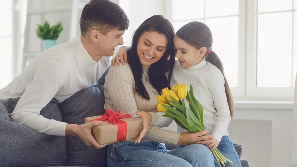 Publicidad del Día de la Madre en pantallas digitales de Canal Mira